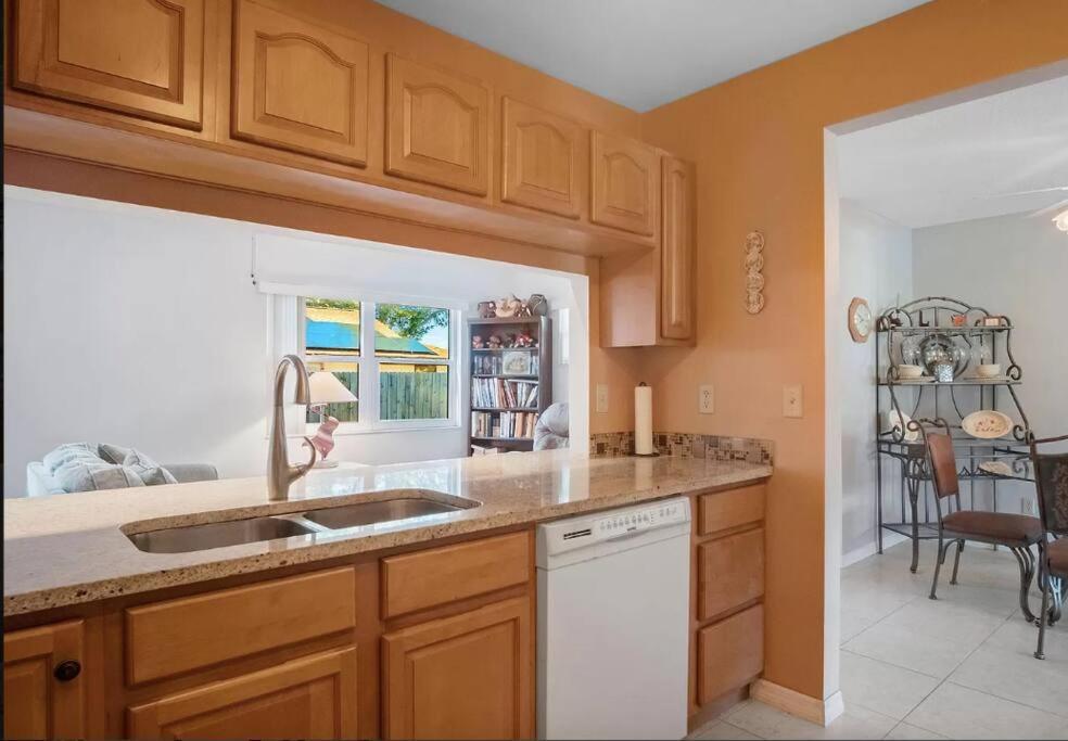 Villa "Impressa" - Billiard,Ping-Pong Table, Lanai, Fire Pit, Bbq Grill, View, Patio, Back Yard Нью-Порт-Ричи Экстерьер фото